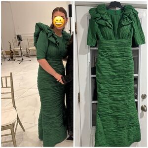 Custom made Elegant Green Ruffled Women's gown